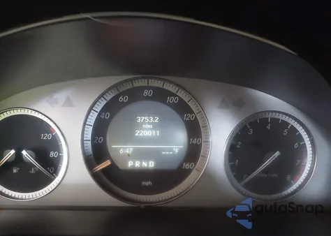 2008 Mercedes-Benz C 350 Sport z USA, uszkodzony, nr VIN WDDGF56X98R030335